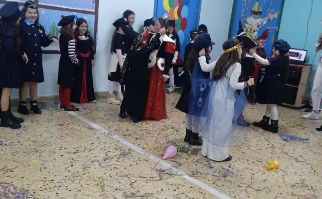 Αποκριάτικη Γιορτή στο Δημοτικό Σχολείο Λιβαδίων